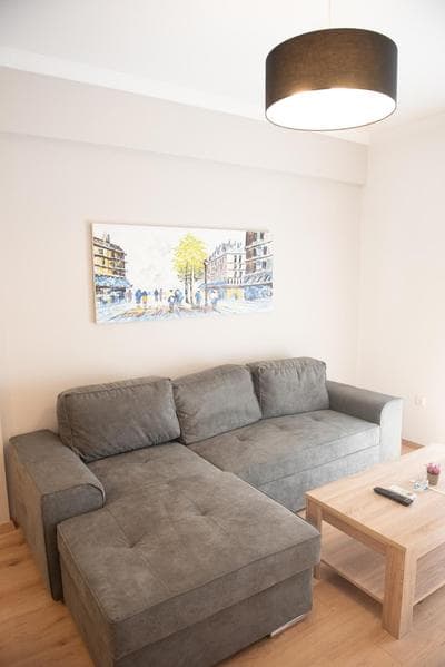 Newly renovated flat 500m from subway station (SKIATH_79)