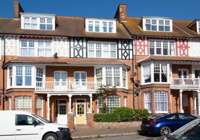 6 Bed in Cromer oc-1996