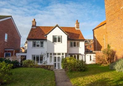 4 Bed in Cromer oc-2069