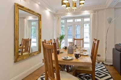 Huge Hyde Park apartment of ca. 300 sqm
