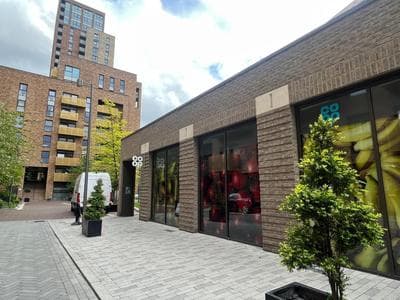 Modern 2BR 2BA Apt wParking Sleeps 6 Comfortably