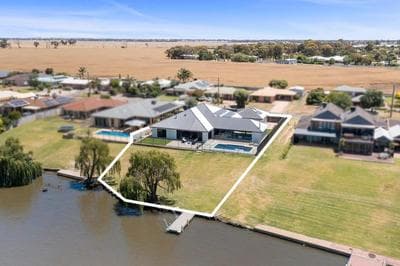 Elements on the Waters Edge, Yarrawonga