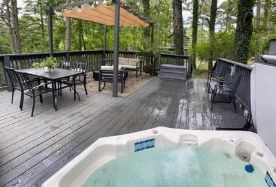 Airstream Retreat, Hot Tub, Sunset Deck & Trail