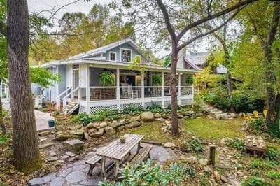 Creekside Quarters, Modern Farmhouse, Deep Creek your Backyard Oasis, Hot Tub, Covered Porch, Ping Pong, Fire Pit, Outdoor Games, Close to Town & Entrance