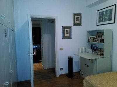 Lovely condo close to stores and transportation