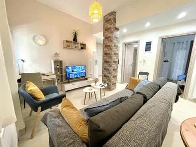 Elegant & Modern Flat Near Panathenaic Stadium