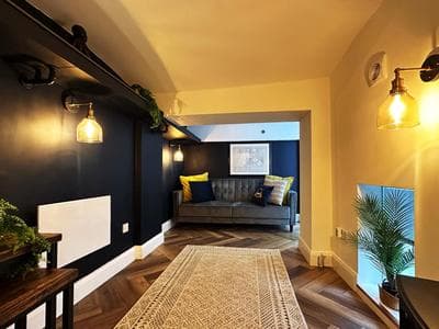 Liam Place near Hyde Park - 1 Double Bed, 1 Sofa Bed, Spacious Apartment, Private Entrance