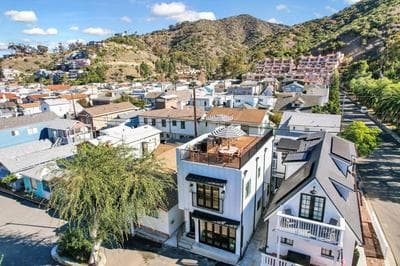 Newly Built Modern Home w Ocean View Rooftop Deck