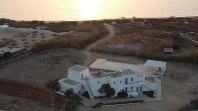 Amodari studios on the beach