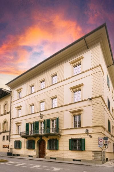 Cavalier Paolo - La Dimora degli Affreschi Florence