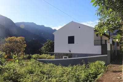 CASA GIRASSOL " uma Janela para o Nascer do Sol "