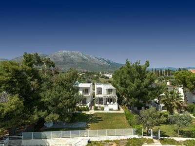 Salt & Stone Beachfront Retreat by Estia