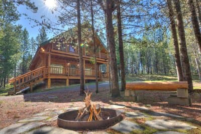 Henrys Cast by KABINO Hot Tub Large Driveway PS4 Dog Friendly Fire Pit Fireplace