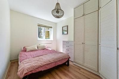 29 Smithwood close