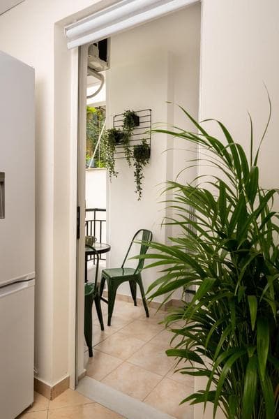 Cozy Artistic Nest 1BR Apt near Metro & Acropolis