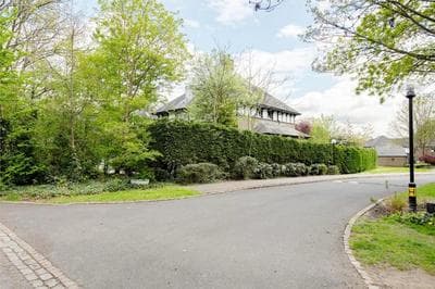 Garden flat on leafy Cator Estate in Blackheath