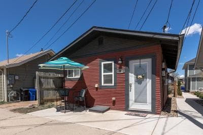 Adorable Bungalow w/ Private Patio Mins away from Downtown Rapid City