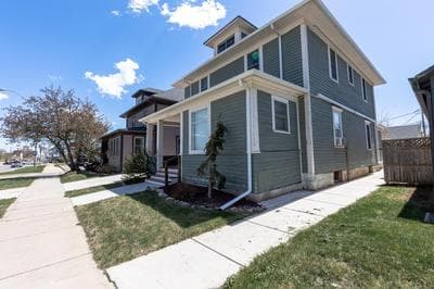 Downtown 1 Bedroom Charmer - Walk, Bike, Enjoy!!