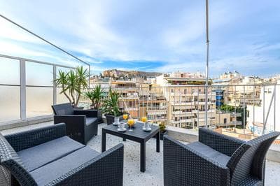 Beautiful loft close to Acropolis