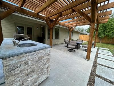 Precious Gem on Jewell Grill, Patio, Fruit Trees, Pet Friendly, Fenced Yard 3BD Fireplace