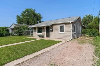 Charming Home-Pet-Friendly-LG Fenced Backyard