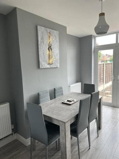 Fabulous 3bed off street parking