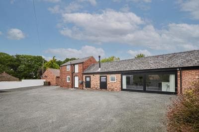 Host & Stay - The Hay Loft