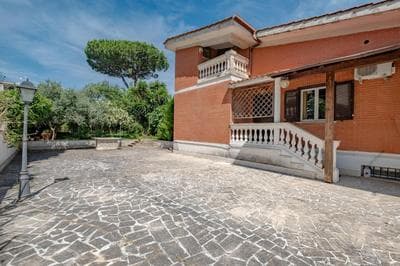 Casa con balcone vista campagna Free Netflix