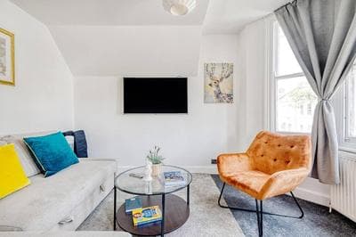 Nice 3 bed flat near Chelsea