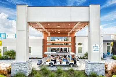 Luxury 3 Bedroom Townhouse with Patio - 7917DS