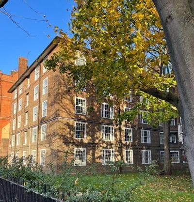 Stylish, spacious 2 bed 2 bath near Hoxton Square