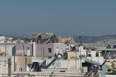Alektor2 by Smart Cozy Suites - Premium Location near Athens