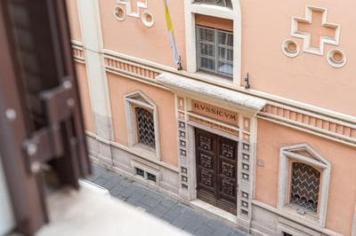 Ancient Rome Apartment