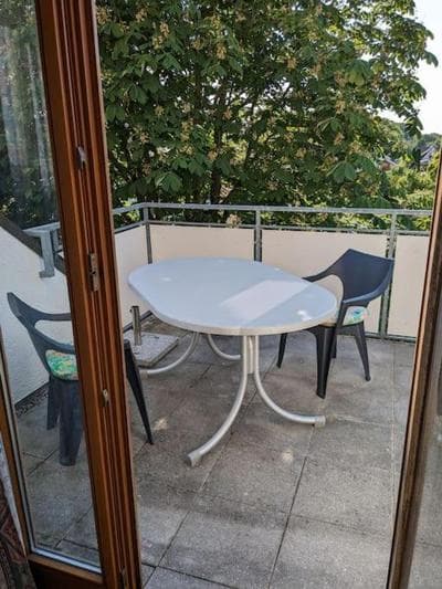 Apartment mit Balkon