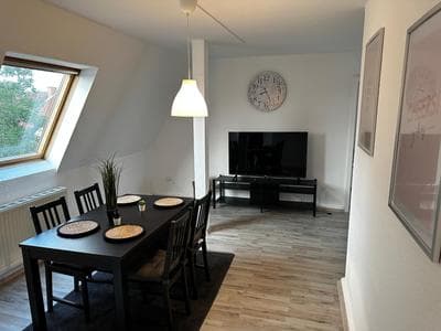 A&V Apartments Schöne Dachgeschoss Wohnung Apt Sterne