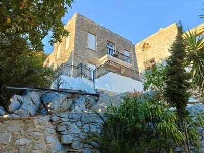Maison avec terrasses et vues