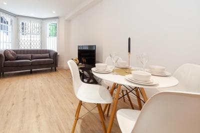 Kensington luxury flat with patio