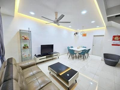 Entire Home at Indahpura, Kulai