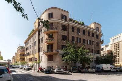 Eleonora Apartments