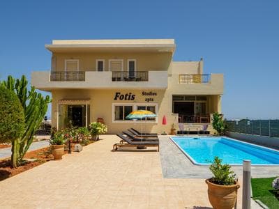 Fotis Studios Apartments