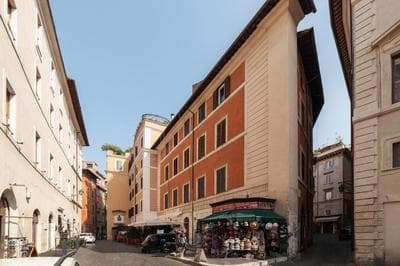 GuestHost - Piazza Navona Petite House