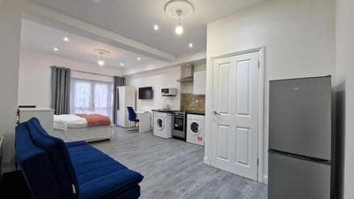 Impeccable 1-Bed Apartment in Ilford