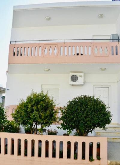 Cozy Renovated Apartment "Filoxenia"