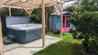 Old School House with Hot Tub