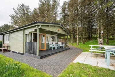 Torr Lodge- luxury log cabin with private hot tub!