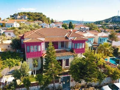 Aişem By Hire