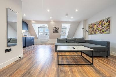 7 - West London Brand New Loft
