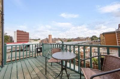 1 BR with Private Roof Terrace London