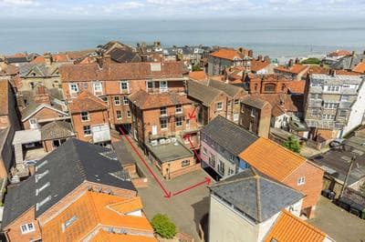 Stylish 1 Bed Cromer Apartment with Sea View & Free Parking