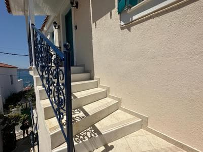 Artiste Poros House